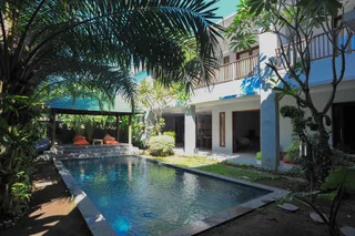 Табанан: Airy Seminyak Kerobokan Tangkuban Perahu Gang Tunjung Dua 9 Bali