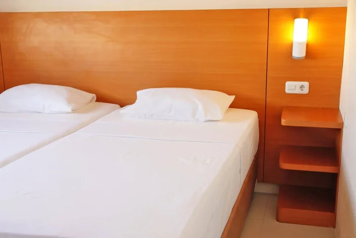 Сурабая: RedDoorz Kupang Baru