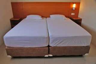 Сурабая: RedDoorz Kupang Baru