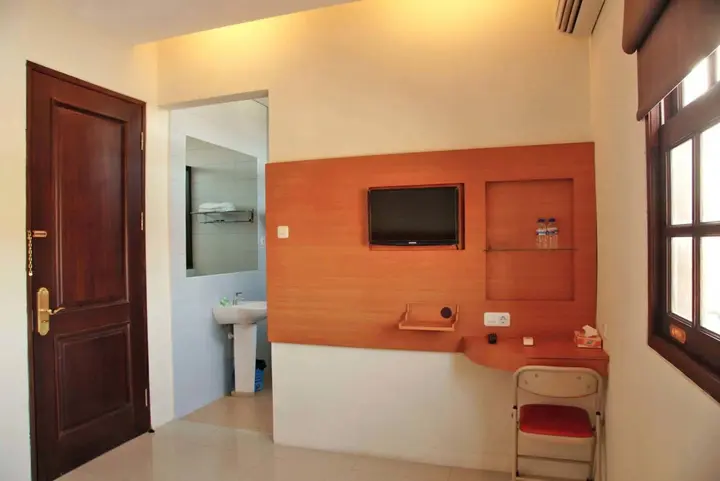Сурабая: RedDoorz Kupang Baru