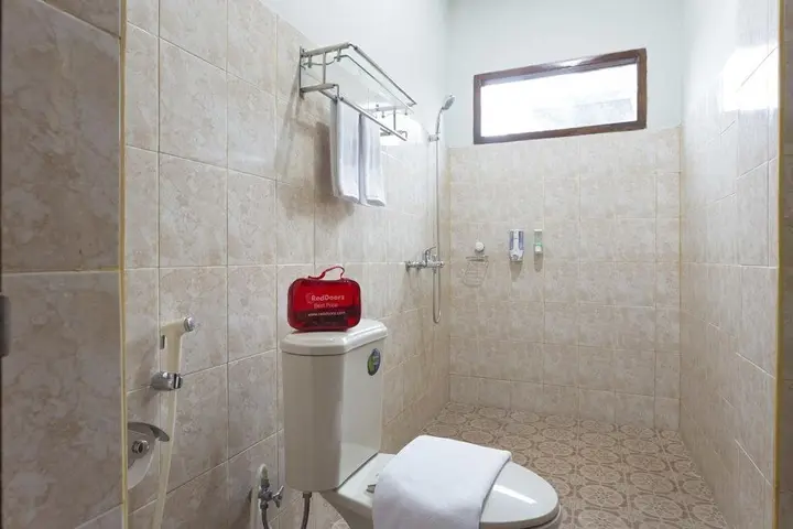 Депок: RedDoorz @ Tanah Baru Depok