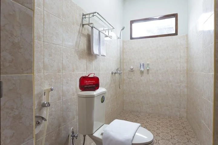 Депок: RedDoorz @ Tanah Baru Depok
