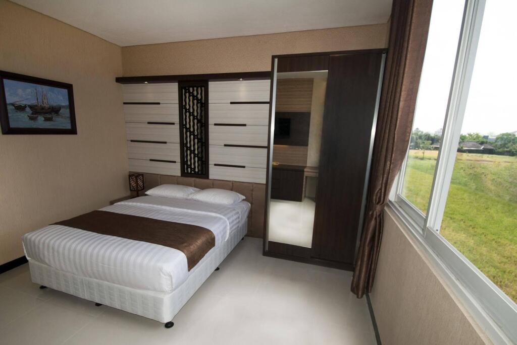 Суракарта: D'Madinah Residence Syariah Hotel Solo