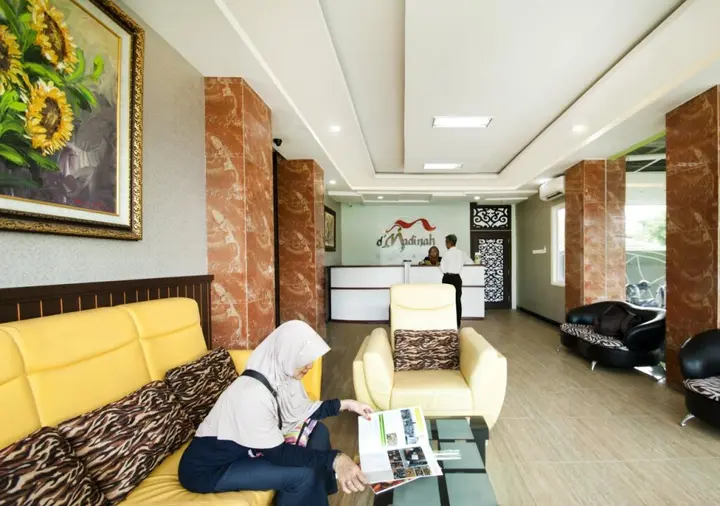 Суракарта: D'Madinah Residence Syariah Hotel Solo