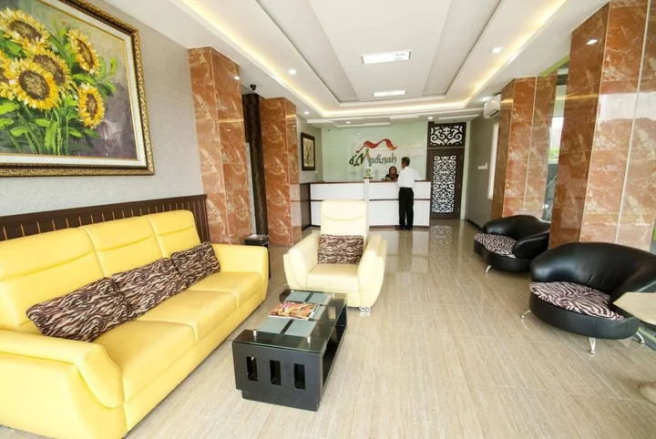Суракарта: D'Madinah Residence Syariah Hotel Solo