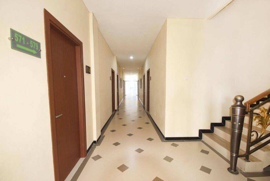 Суракарта: D'Madinah Residence Syariah Hotel Solo