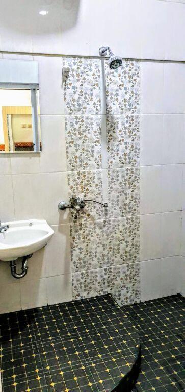 Джакарта: B Shaw Hotel