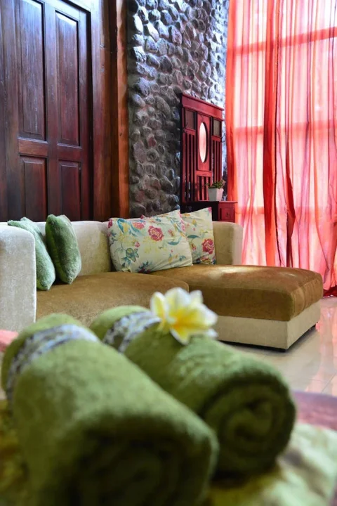 Пакем: The Riverside Javanese Cottages