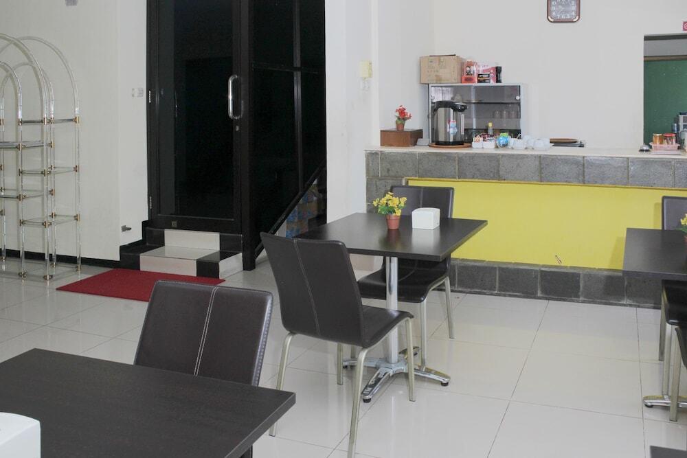 Сурабая: Airy Gubeng Kertajaya Delapan 15 Surabaya