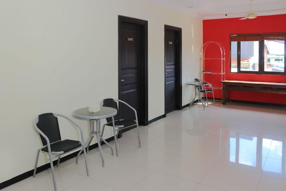 Сурабая: Airy Gubeng Kertajaya Delapan 15 Surabaya