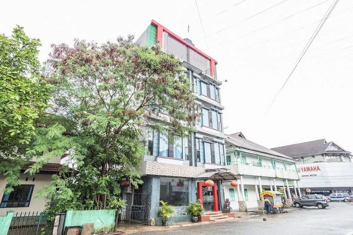 Понтианак: Airy Singkawang Tengah Salam Diman 129