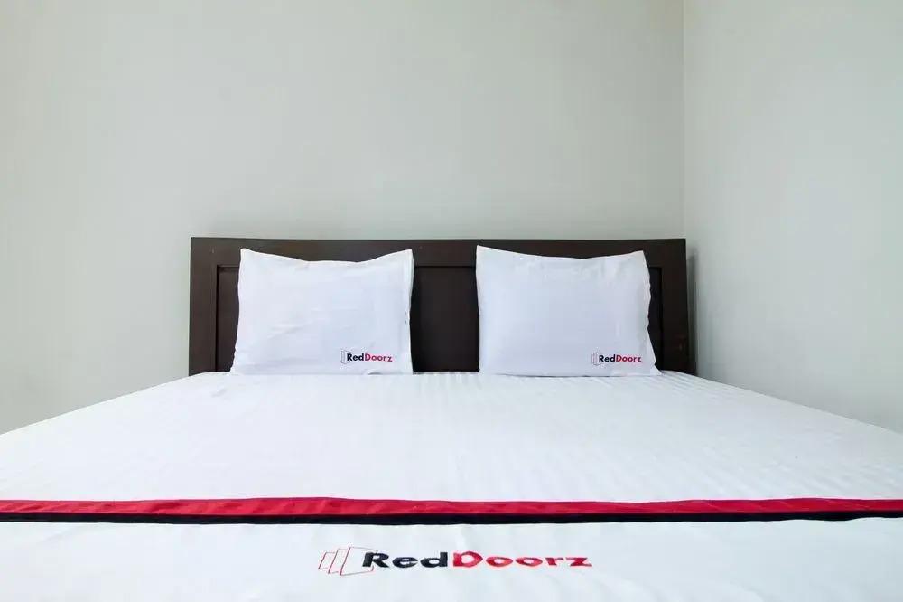 Джакарта: RedDoorz @ Pulo Gebang