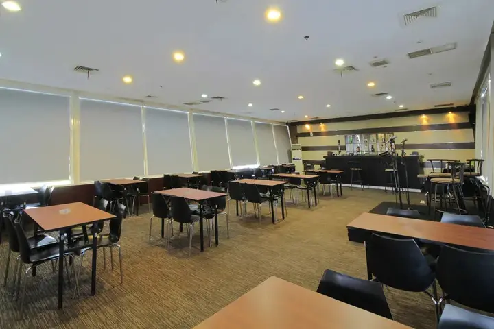 Семаранг: 三宝拢艾里新邦利马哈迈德达赫兰6B酒店(Airy Simpang Lima Ahmad Dahlan 6B Semarang)
