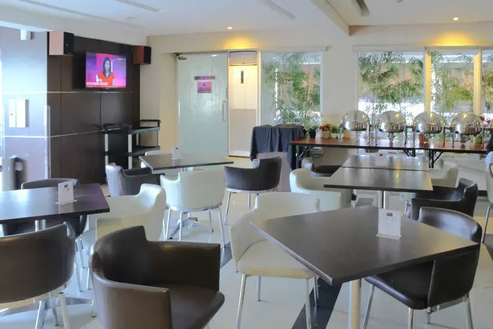 Семаранг: 三宝拢艾里新邦利马哈迈德达赫兰6B酒店(Airy Simpang Lima Ahmad Dahlan 6B Semarang)