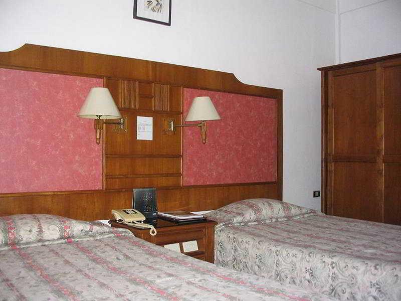 Кута: Adika Sari Bungalows