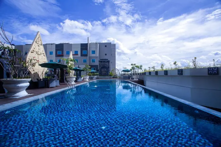 Джокьякарта: ibis Yogyakarta Adi Sucipto
