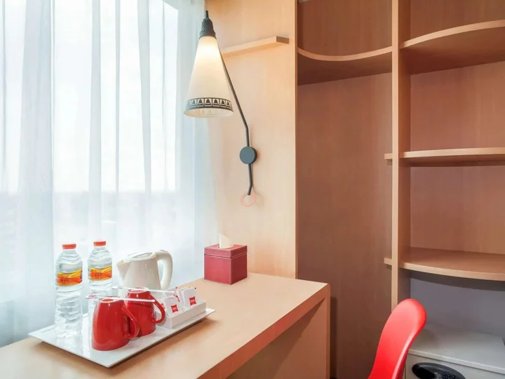 Джокьякарта: ibis Yogyakarta Adi Sucipto