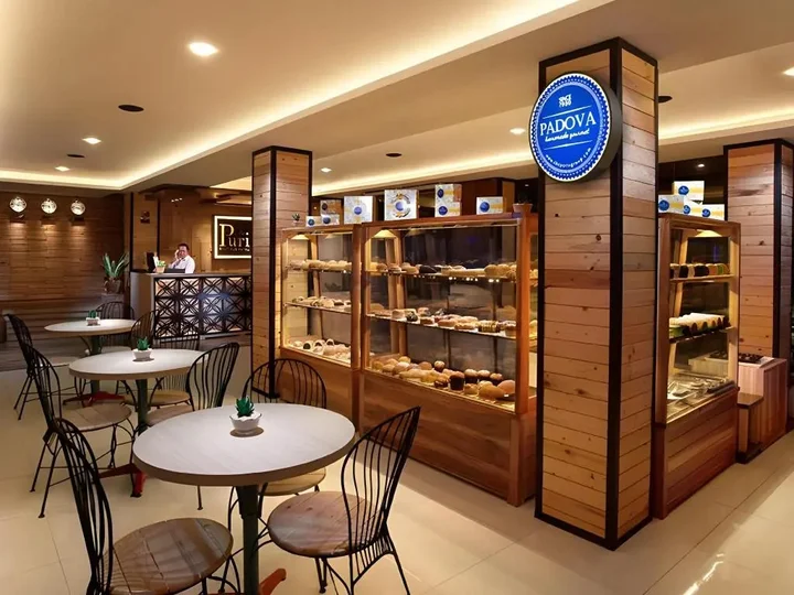 Сурабая: De Puri Boutique Hotel