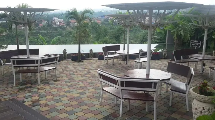 Паромпонг: Moscato Hotel