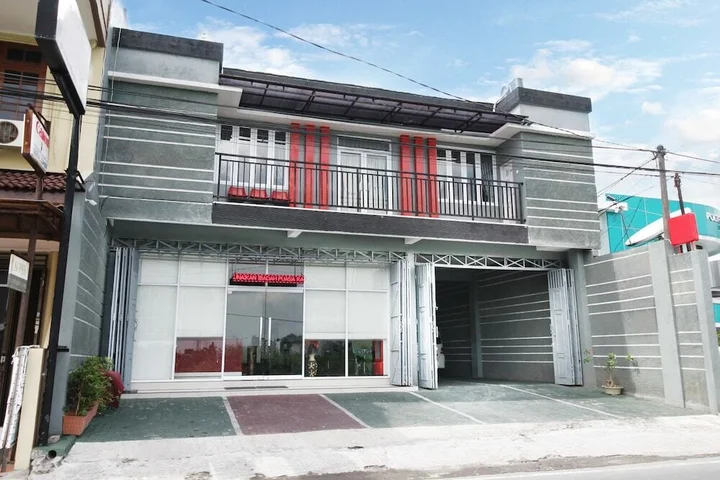 Батуретно: Airy Sleman Gamping Tata Bumi 3 Yogyakarta