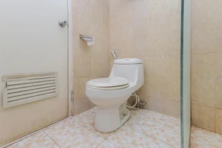 Сурабая: RedDoorz near Gubeng Station