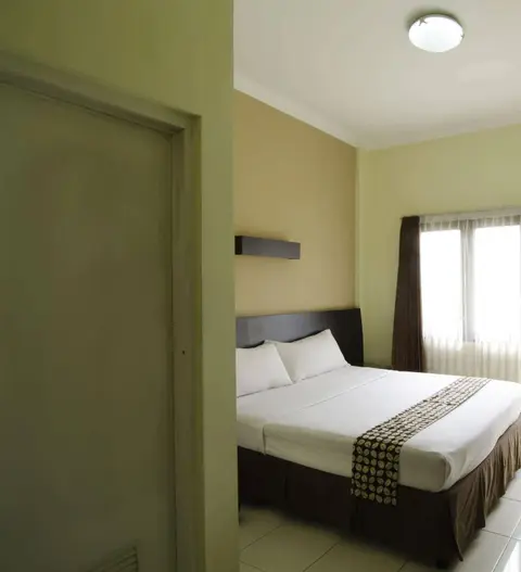 Сурабая: RedDoorz near Gubeng Station