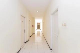 Сурабая: RedDoorz near Gubeng Station