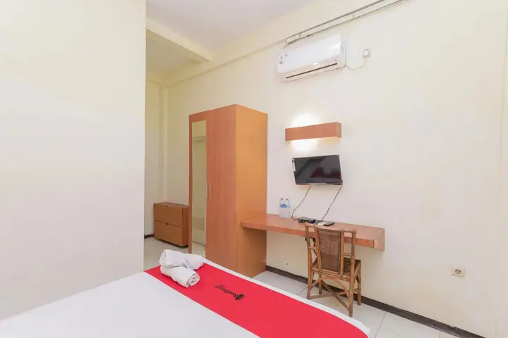 Сурабая: RedDoorz near Gubeng Station