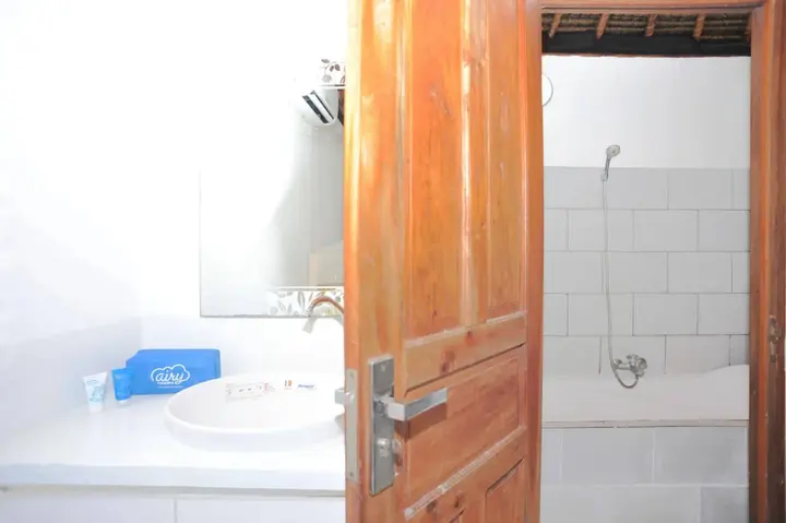 Джимбаран: Airy Jimbaran Puri Gading Bandung Bali
