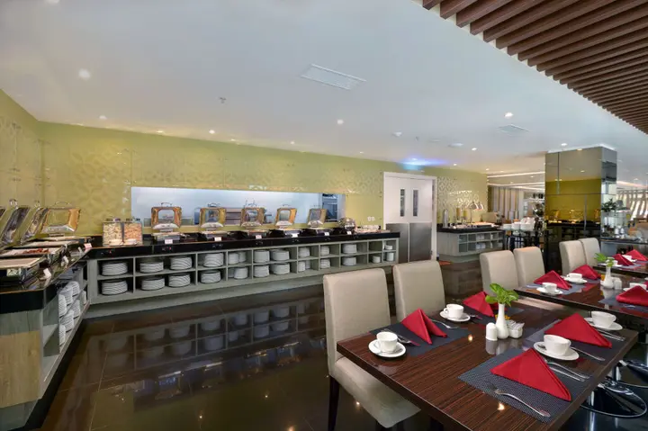 Депок: Platinum Adisucipto Hotel & Conference
