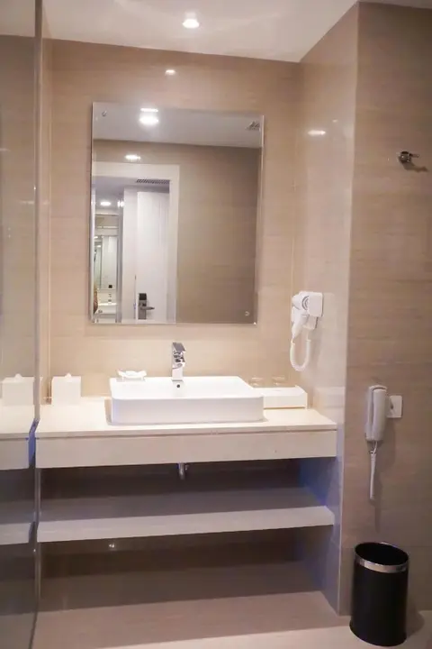 Депок: Platinum Adisucipto Hotel & Conference
