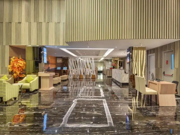 Депок: Platinum Adisucipto Hotel & Conference