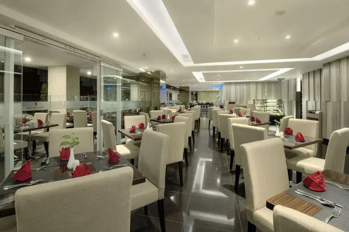 Депок: Platinum Adisucipto Hotel & Conference