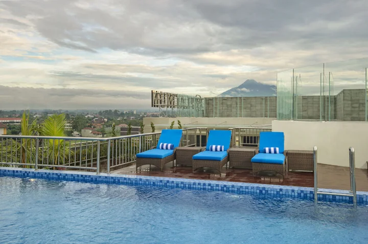 Депок: Platinum Adisucipto Hotel & Conference