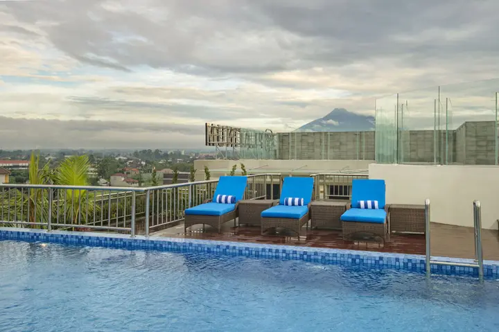 Депок: Platinum Adisucipto Hotel & Conference