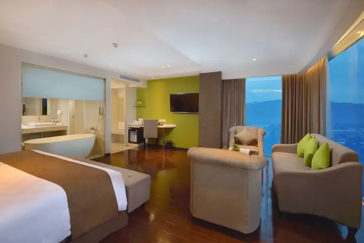 Депок: Platinum Adisucipto Hotel & Conference
