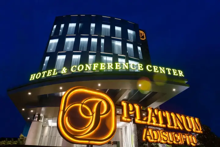 Депок: Platinum Adisucipto Hotel & Conference