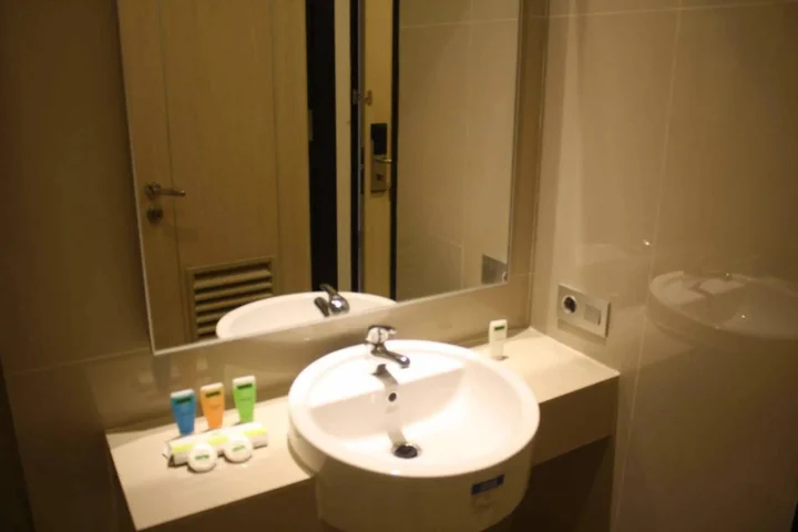 Сукабуми: Sparks Odeon Sukabumi - Artotel Curated