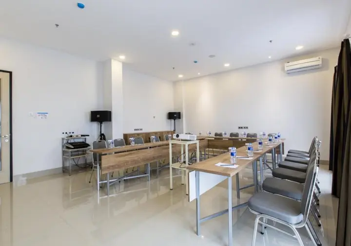 Сукабуми: Sparks Odeon Sukabumi - Artotel Curated