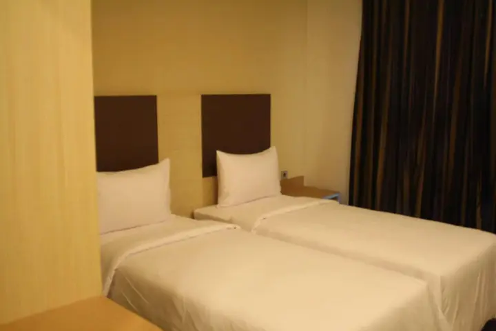 Сукабуми: Sparks Odeon Sukabumi - Artotel Curated