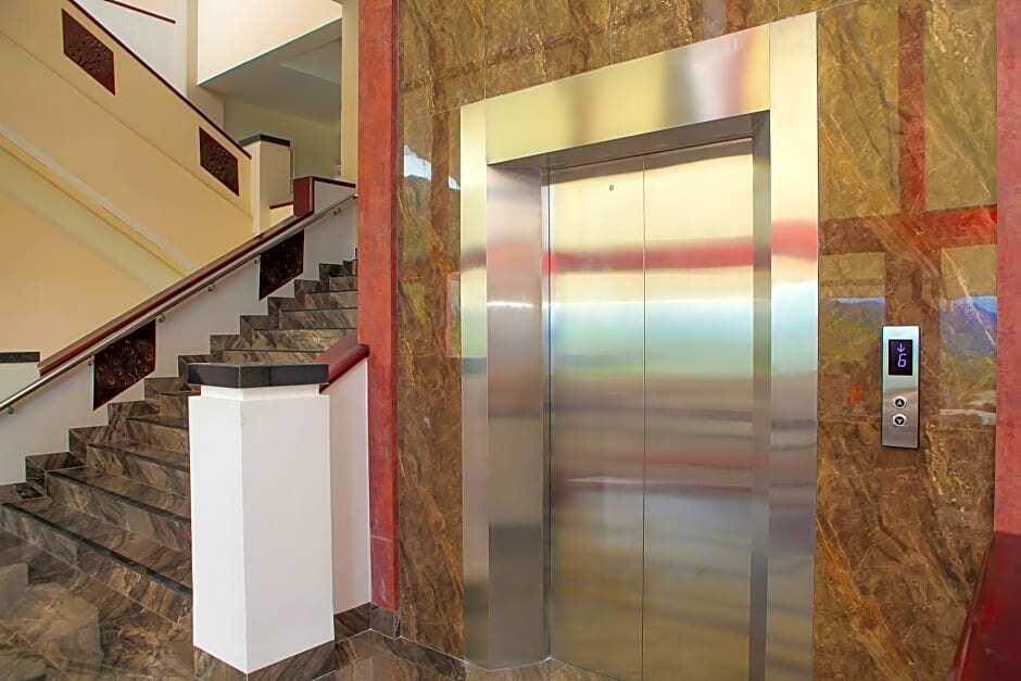 Озеро Тоба: Hotel Niagara Parapat
