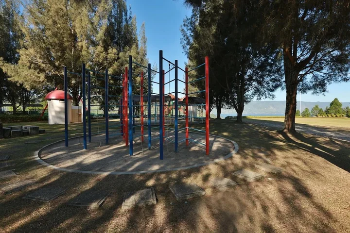 Озеро Тоба: Hotel Niagara Parapat