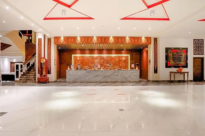 Озеро Тоба: Hotel Niagara Parapat