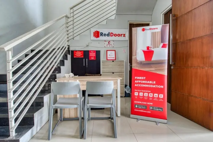 Сурабая: RedDoorz near Surabaya Zoo