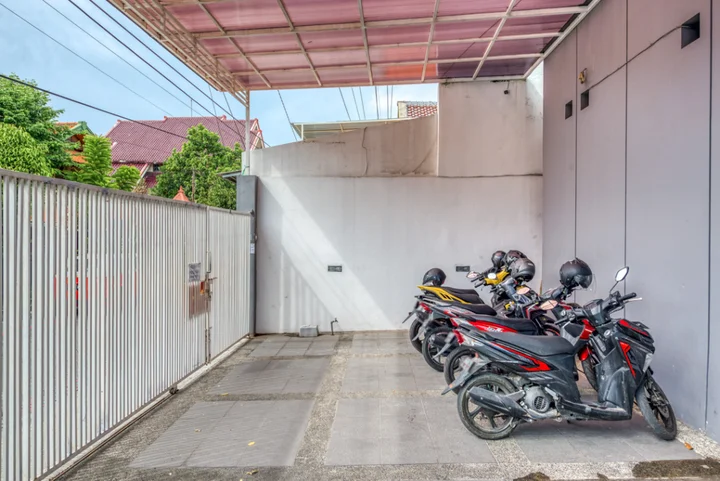 Сурабая: RedDoorz near Surabaya Zoo