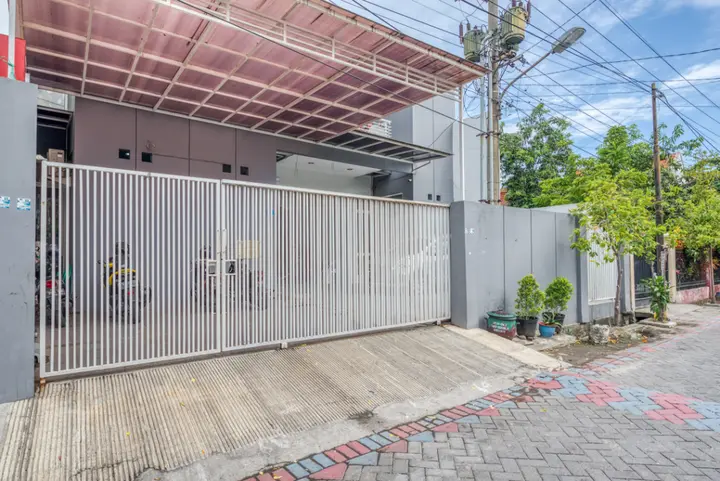 Сурабая: RedDoorz near Surabaya Zoo