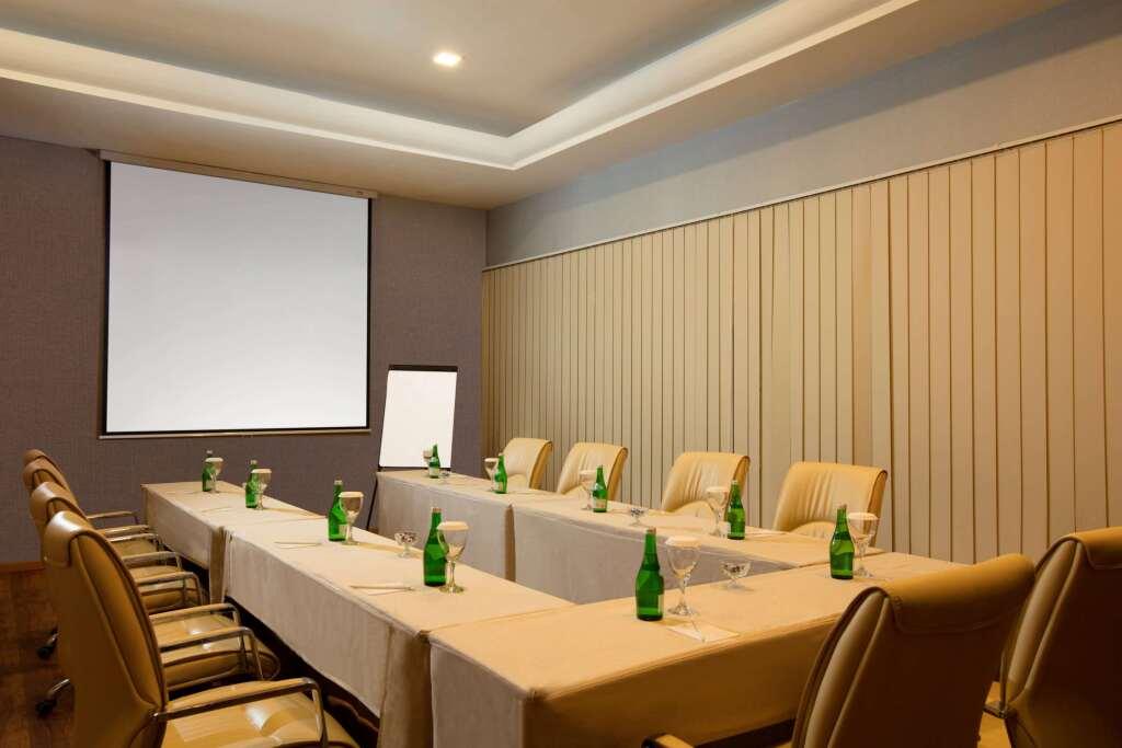 Батам: Wyndham Panbil Batam