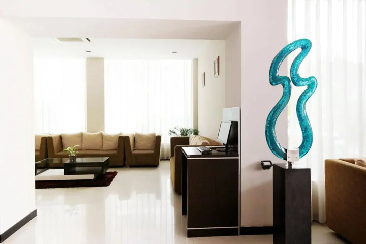 Паданг: Daima Hotel
