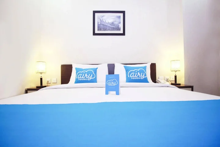 Паданг: Daima Hotel