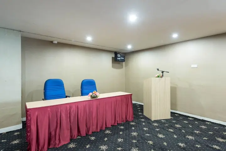 Понтианак: Airy Tengah Merdeka Barat 428 Pontianak